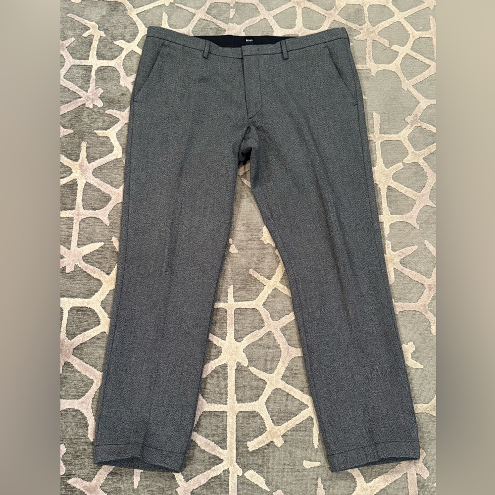 Hugo Boss Men's Gray Solid Cotton Blend Dress Pants 36R X 27.5 (extra 1” Cuffed)